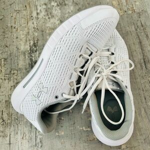 Women’s UA Running Shoes with Charged footbed Padding